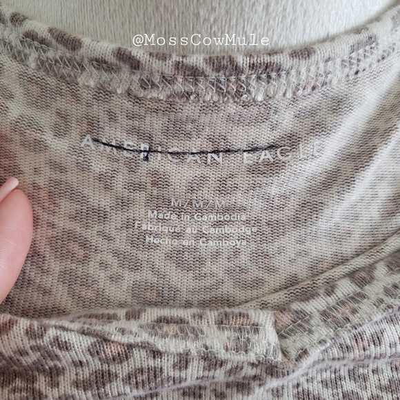 šHOST PICKš NWOT American Eagle Super Soft Leopard Sweater - Picture 3 of 7